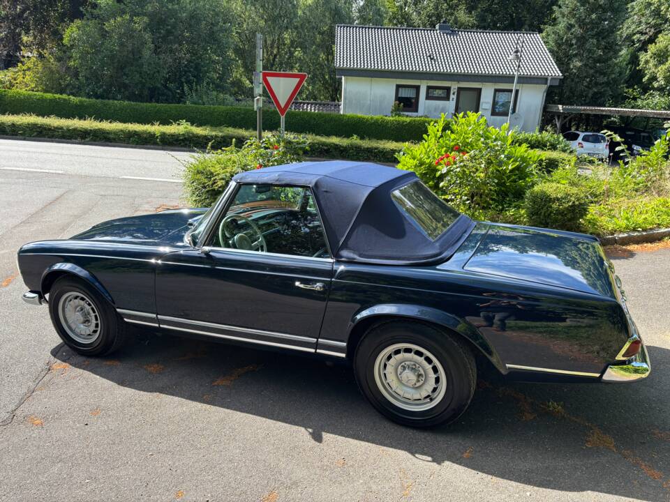 Imagen 35/53 de Mercedes-Benz 230 SL (1965)