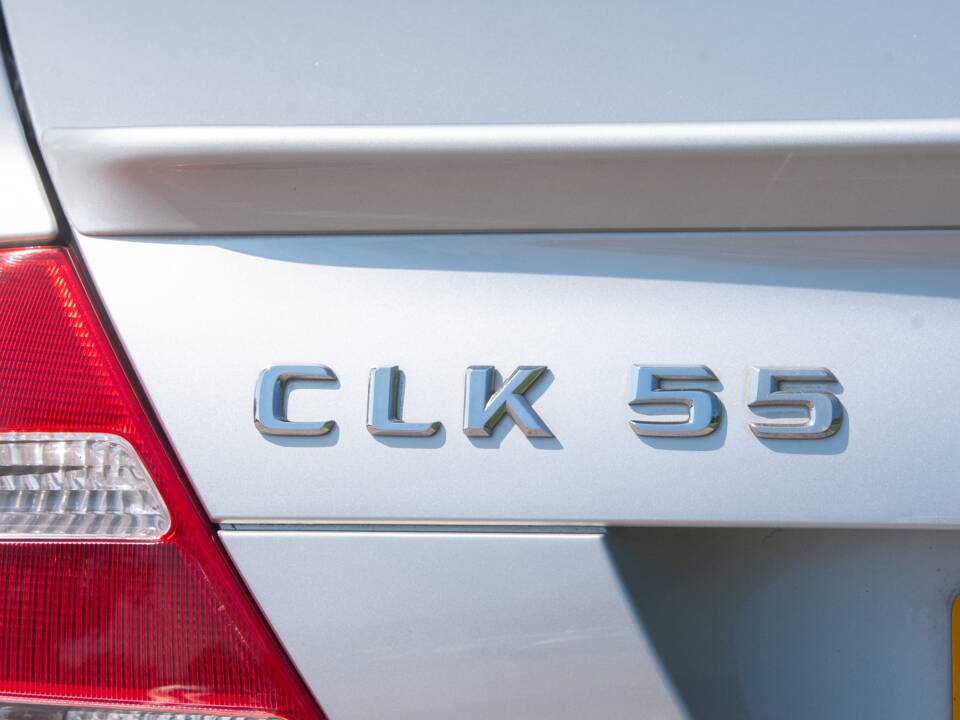 Image 26/50 of Mercedes-Benz CLK 55 AMG (2003)