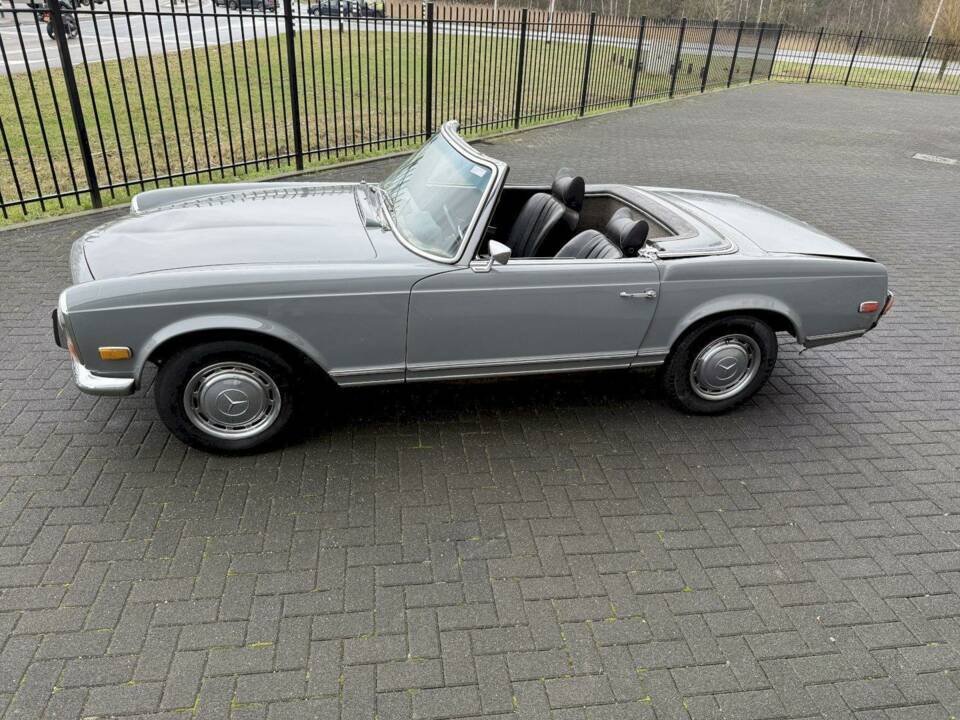 Image 7/36 of Mercedes-Benz 280 SL (1970)