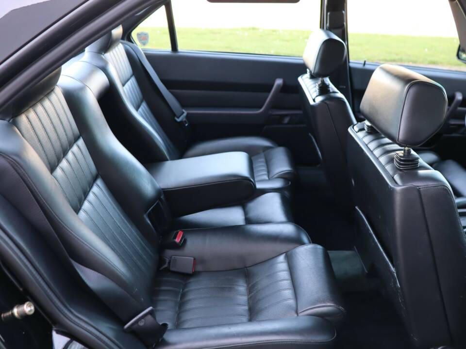 Imagen 15/50 de Alfa Romeo 164 3.0 V6 Quadrifoglio (1991)