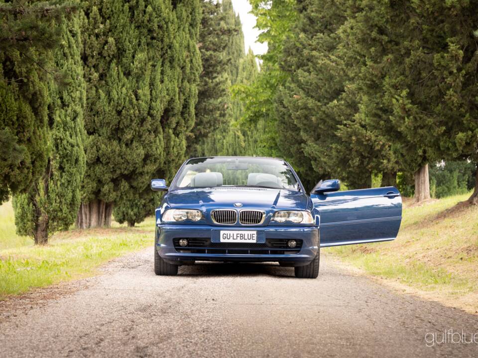 Image 13/56 of BMW 323Ci (2000)
