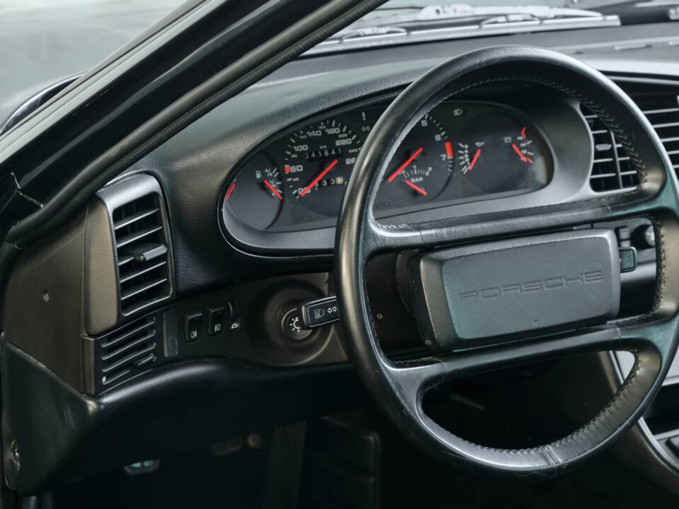 Bild 39/50 von Porsche 944 Turbo (1990)