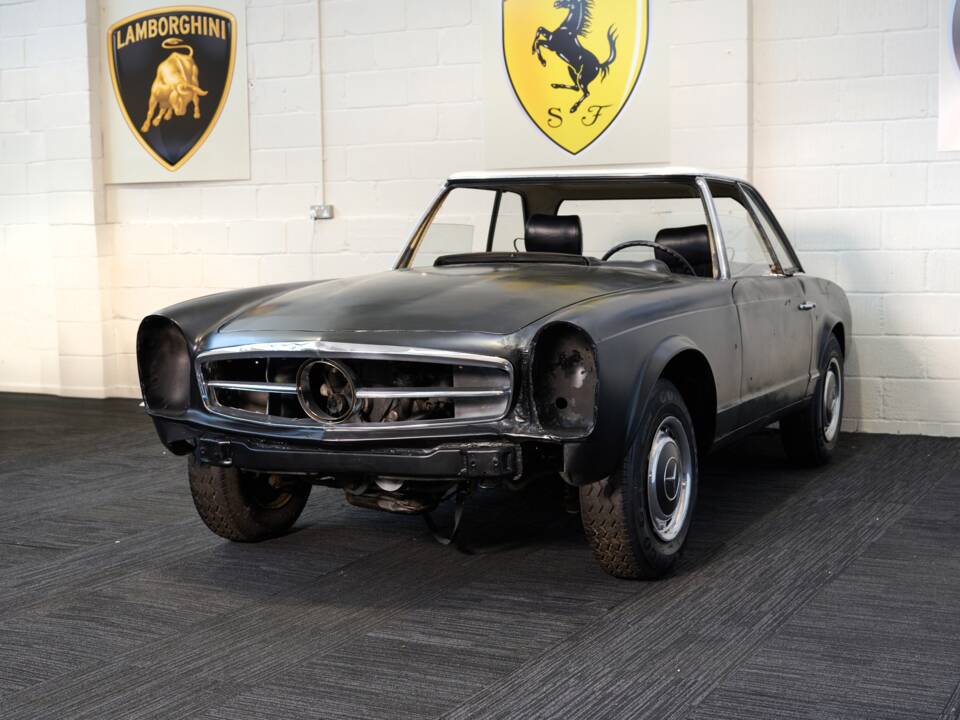 Image 24/47 de Mercedes-Benz 250 SL (1967)