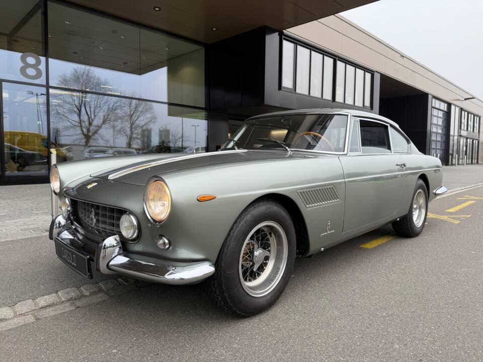 Image 23/26 of Ferrari 250 GT 2+2 (1962)