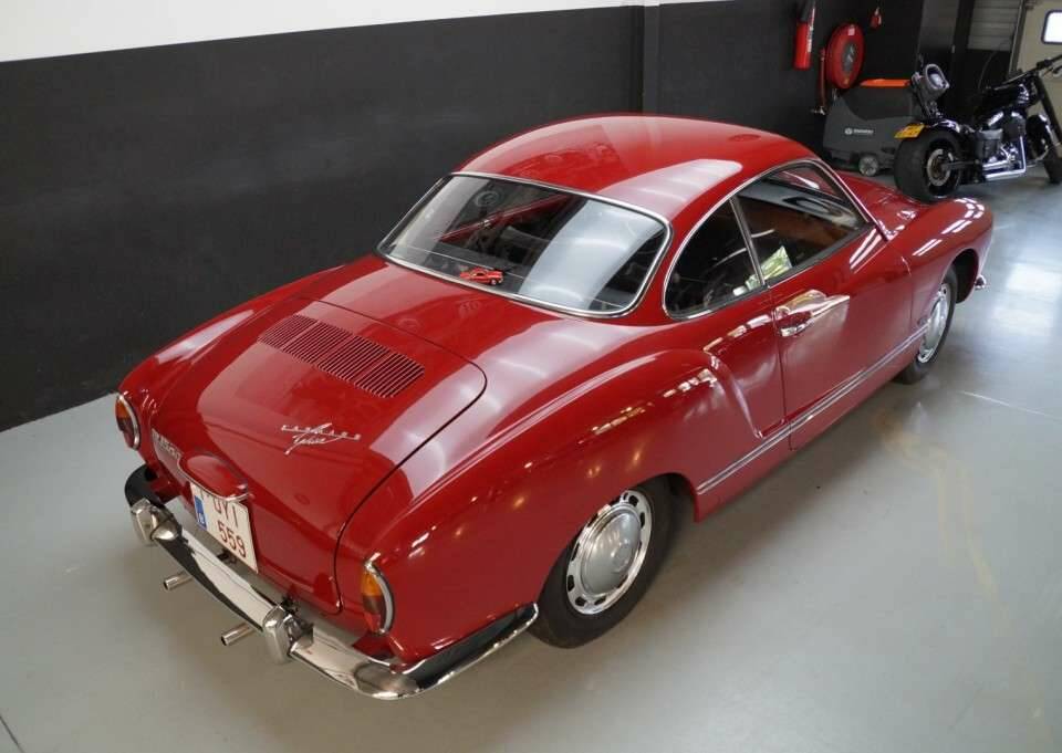 Immagine 4/50 di Volkswagen Karmann Ghia 1500 (1969)