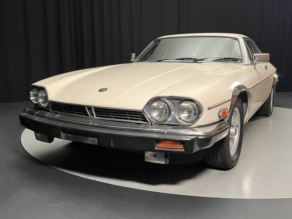 Image 4/8 de Jaguar XJ-S V12 (1987)