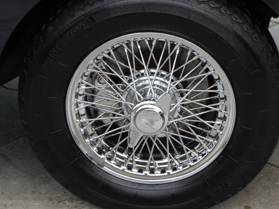 Afbeelding 11/50 van MG MGB (1973)