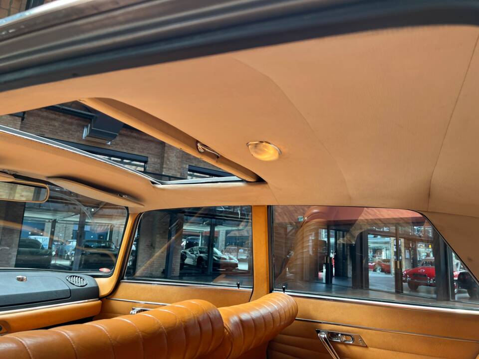 Image 20/34 de Peugeot 404 (1962)