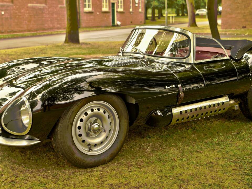 Image 5/50 of Jaguar XK-SS (1967)