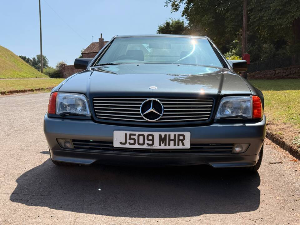 Immagine 8/29 di Mercedes-Benz 500 SL (1992)