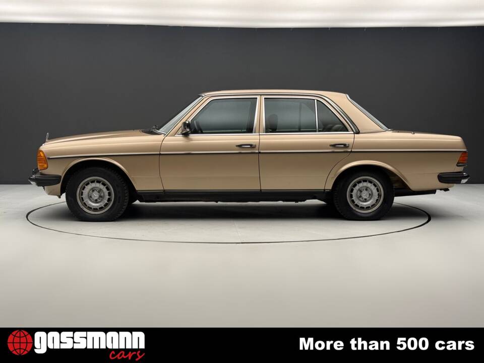 Image 5/15 of Mercedes-Benz 200 (1982)
