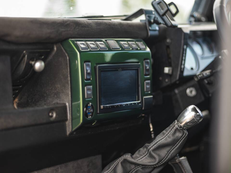 Immagine 31/50 di Land Rover Defender 110 (2005)