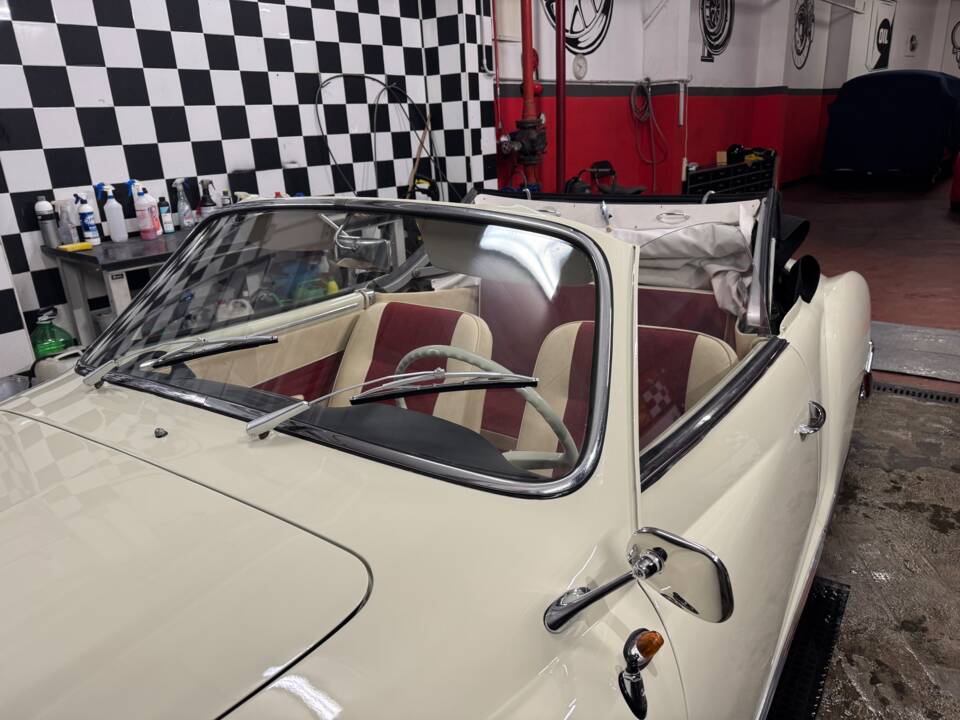 Image 17/27 of Volkswagen Karmann Ghia 1200 (1962)