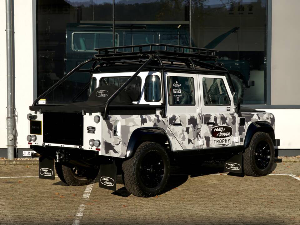 Immagine 13/25 di Land Rover Defender 110 Works V8 (2015)