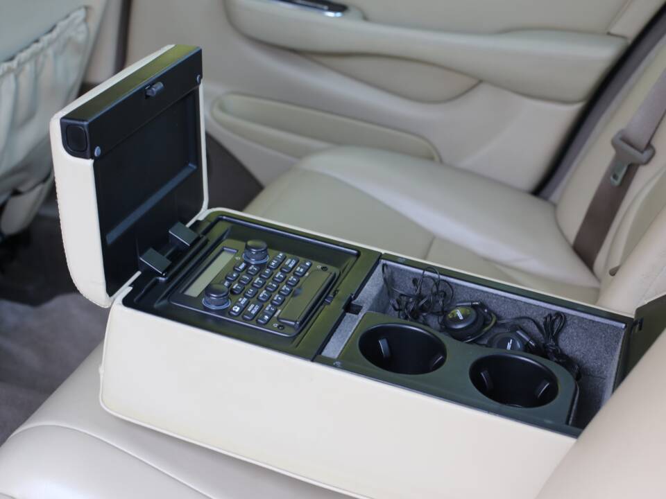 Imagen 37/77 de Jaguar XJ 8 4.2 (2005)