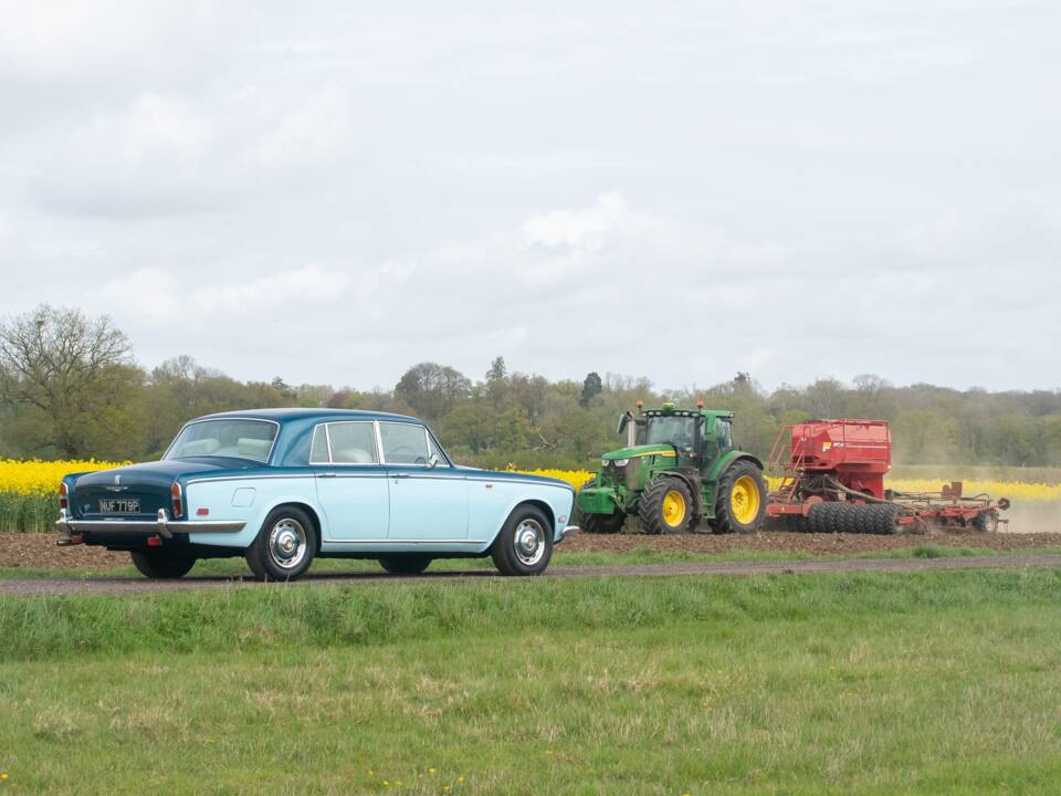 Image 25/50 of Rolls-Royce Silver Shadow I (1976)