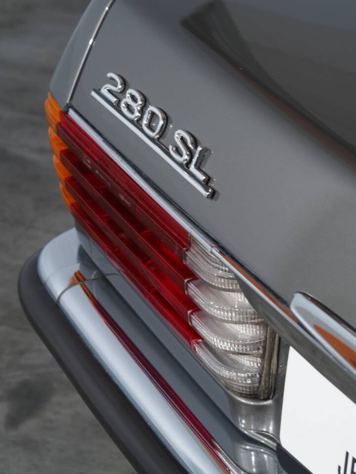 Immagine 24/51 di Mercedes-Benz 280 SL (1985)
