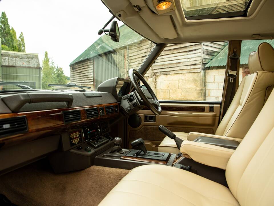 Bild 37/50 von Land Rover Range Rover Classic Vogue SE (1993)