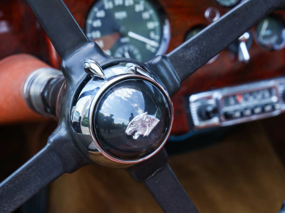 Bild 29/50 von Jaguar XK 120 DHC (1953)