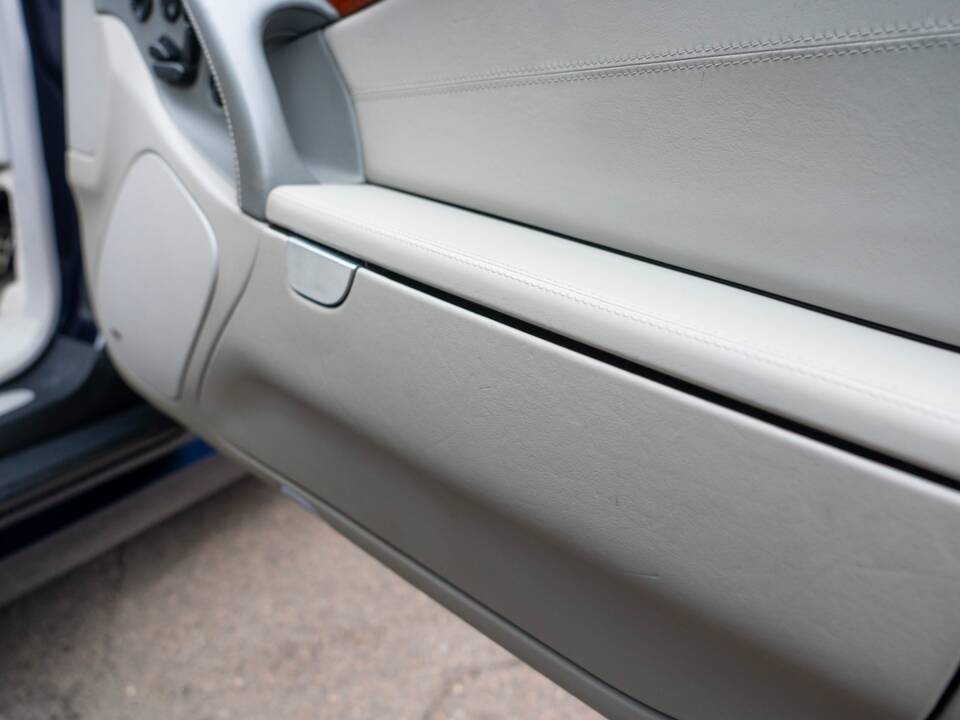 Image 44/56 de Mercedes-Benz SL 65 AMG (2004)