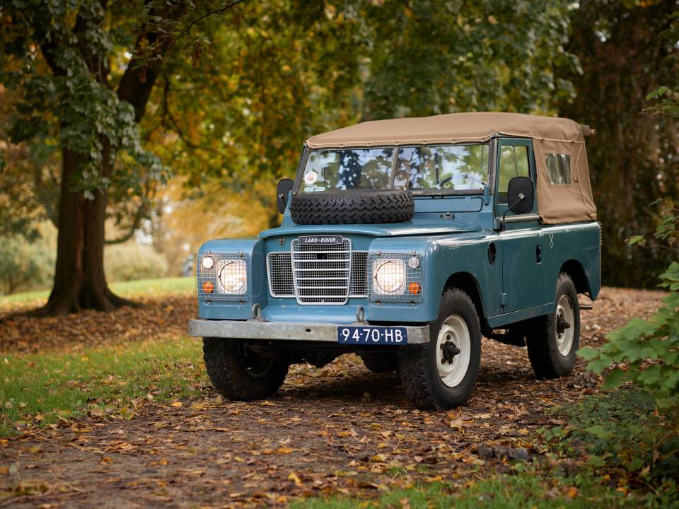 Image 23/50 of Land Rover 88 (1976)