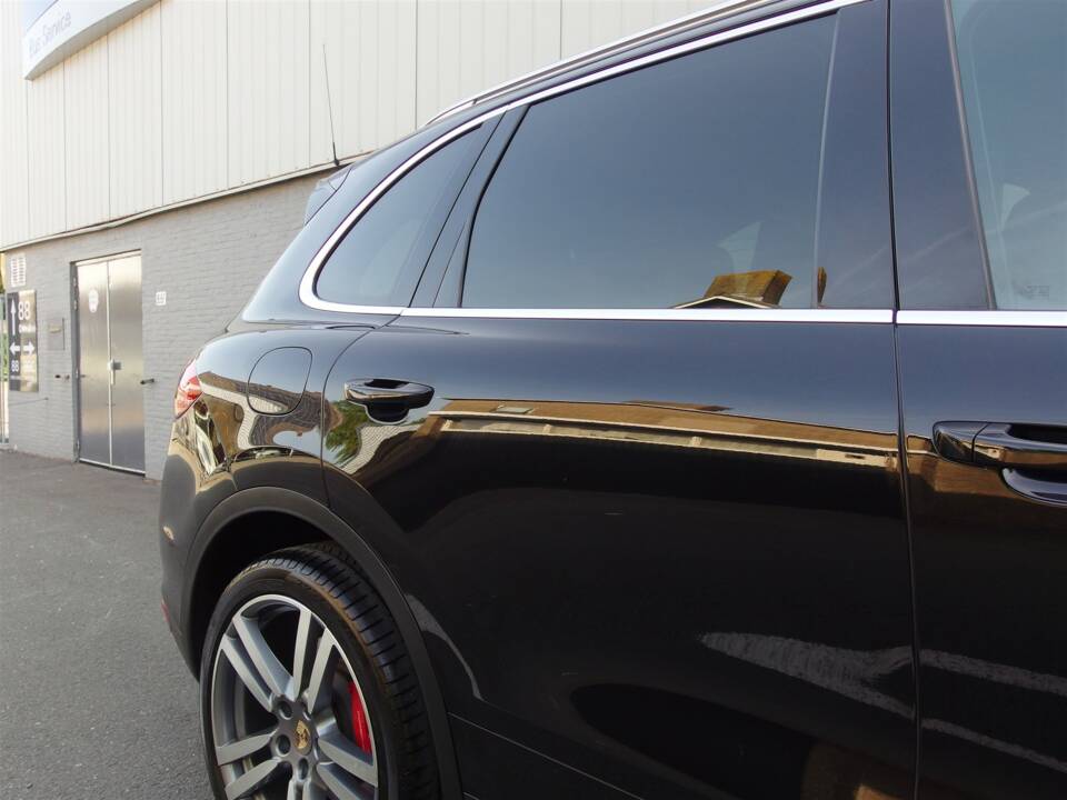 Bild 25/98 von Porsche Cayenne Turbo (2010)
