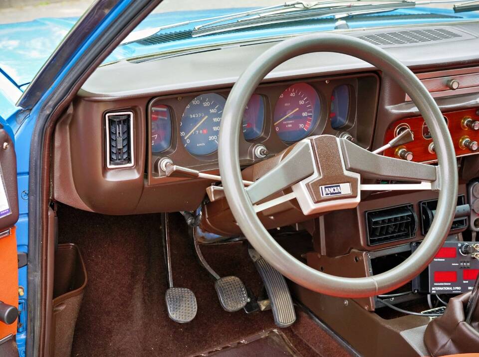 Image 11/16 of Lancia Beta HPE 2000 (1976)