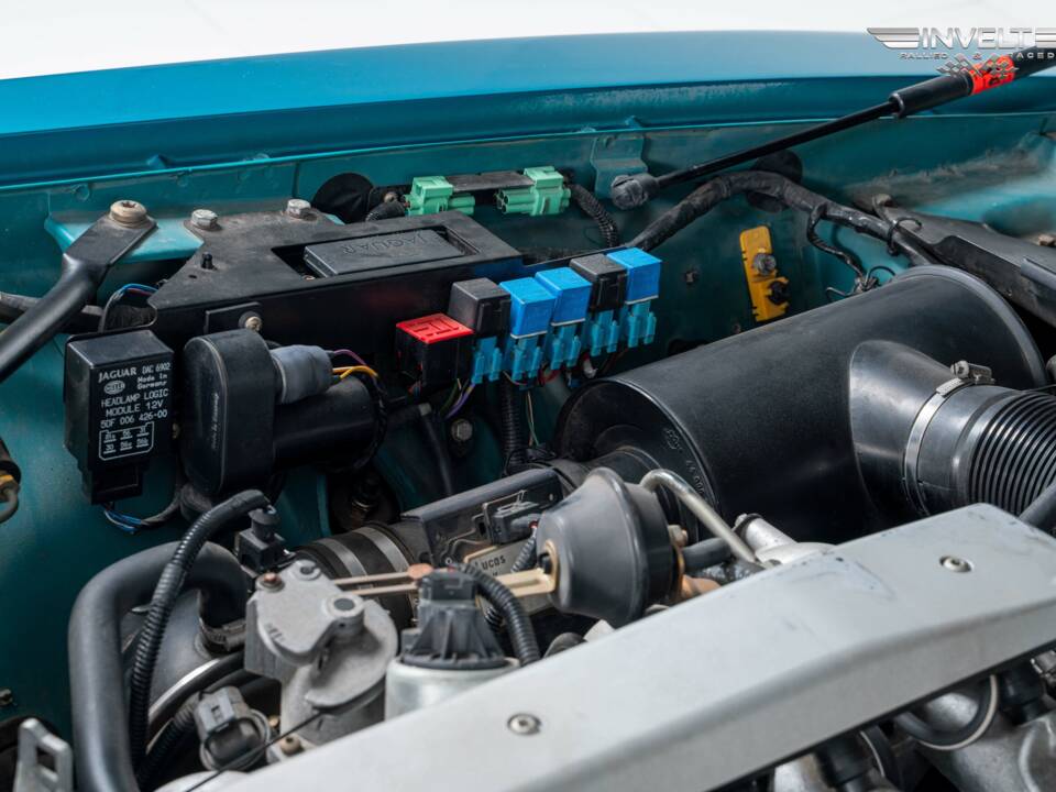 Afbeelding 23/24 van Jaguar XJS 4.0 Celebration (1996)