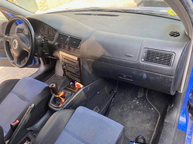 Bild 9/12 von Volkswagen Golf IV 1.8T GTI (2001)