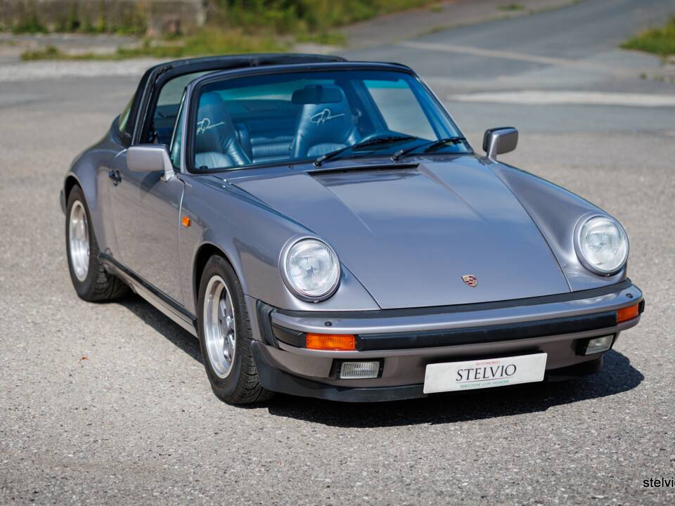 Image 8/44 de Porsche 911 Carrera 3.2 &quot;#250.000 911&quot; (1988)