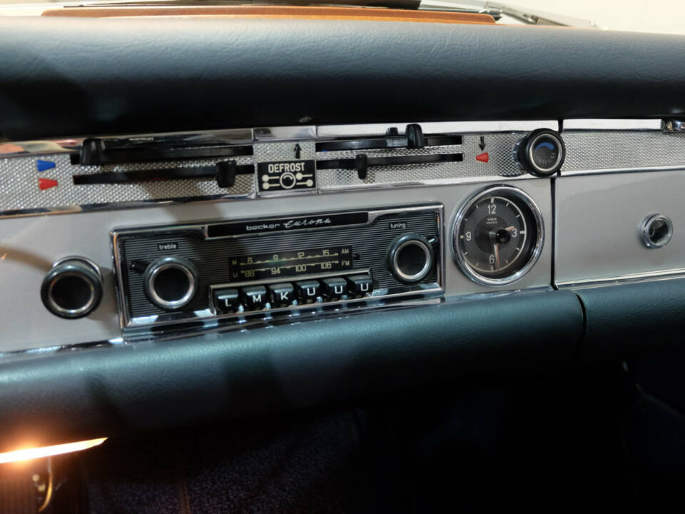 Image 31/36 of Mercedes-Benz 280 SL (1969)