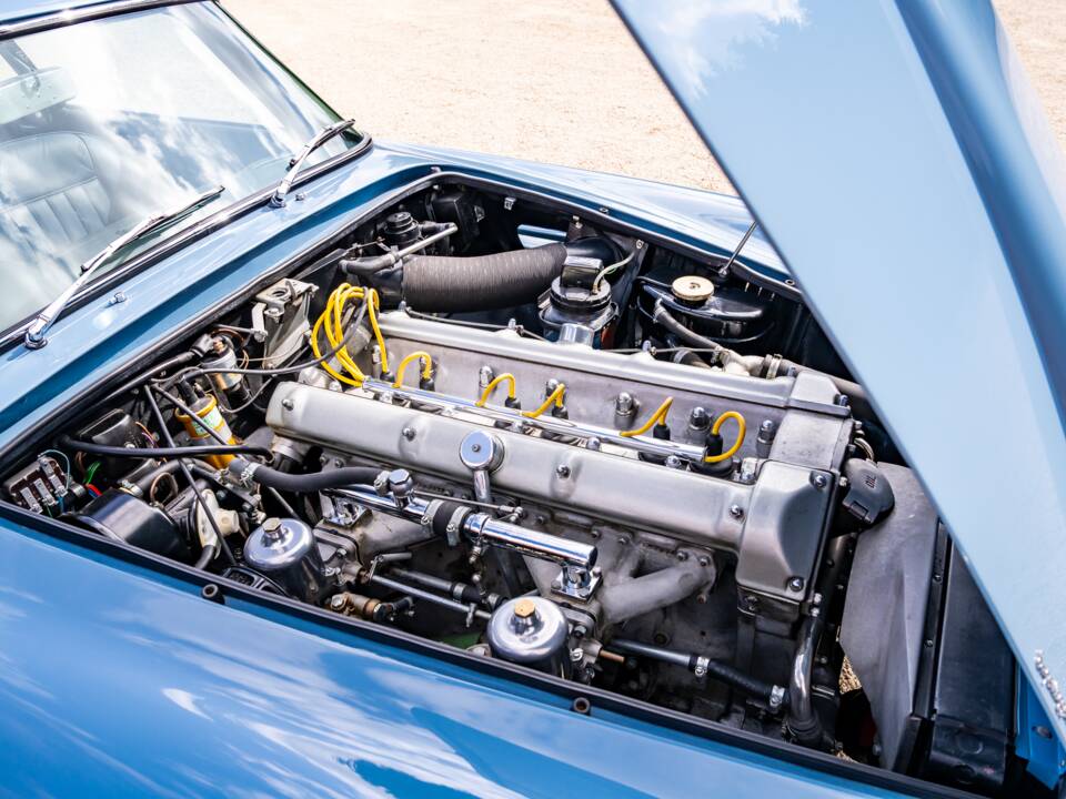 Image 34/56 of Aston Martin DB 4 (1960)