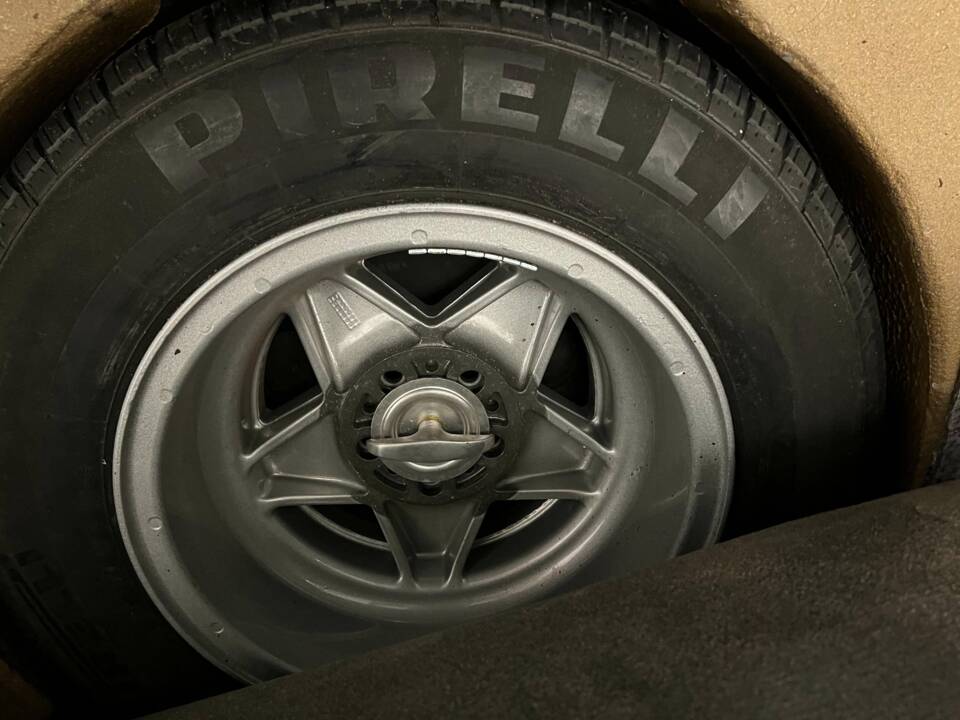 Image 17/19 of Ferrari 400 GT (1978)