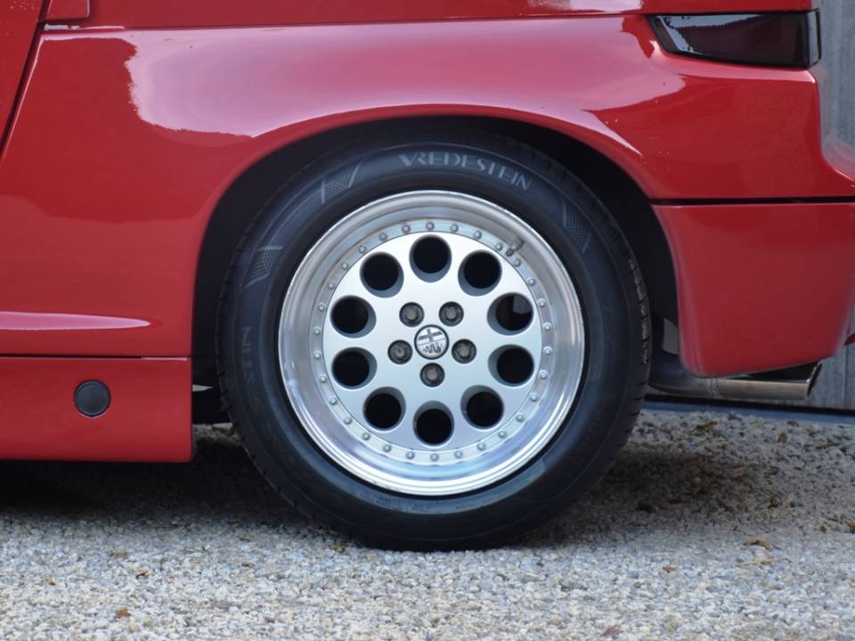 Image 19/39 of Alfa Romeo SZ (1990)