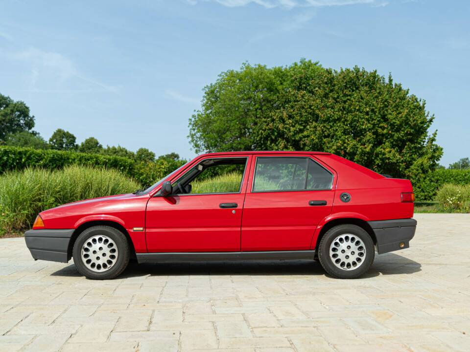 Afbeelding 7/45 van Alfa Romeo 33 - 1.3 (1991)