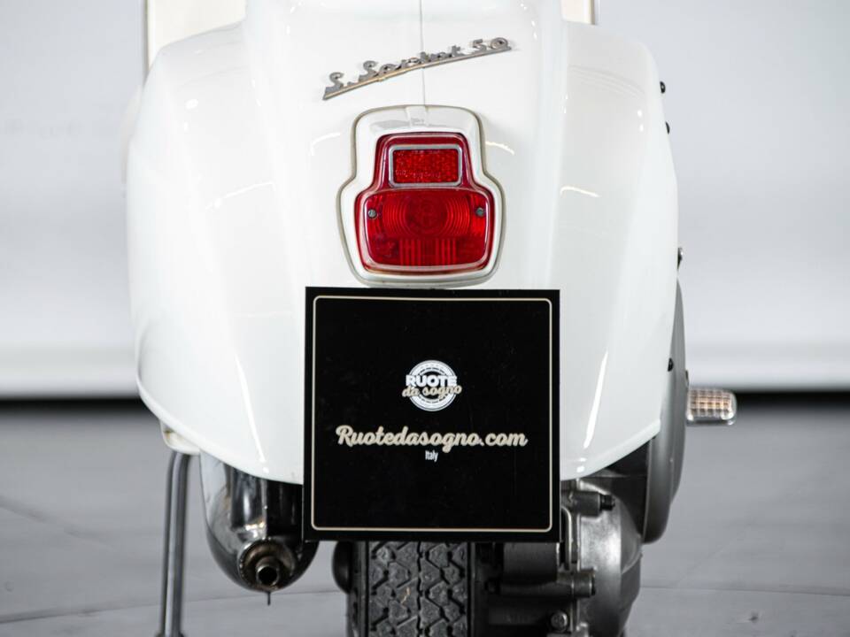 Image 33/41 de Piaggio Vespa 50 SS (1966)