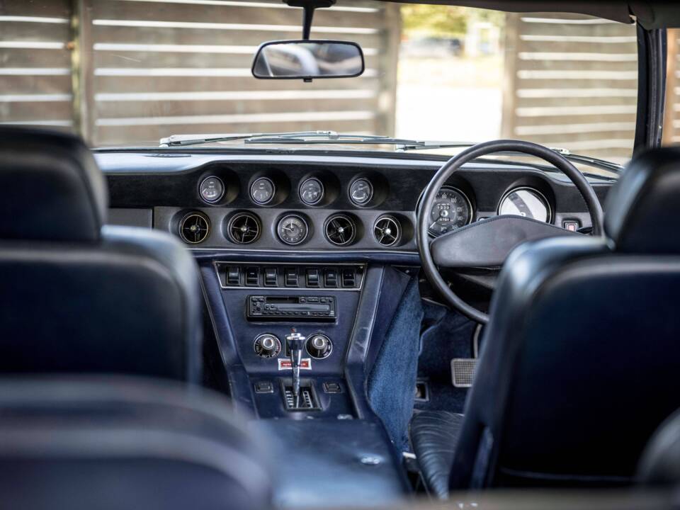 Image 8/8 of Jensen Interceptor MK III (1974)