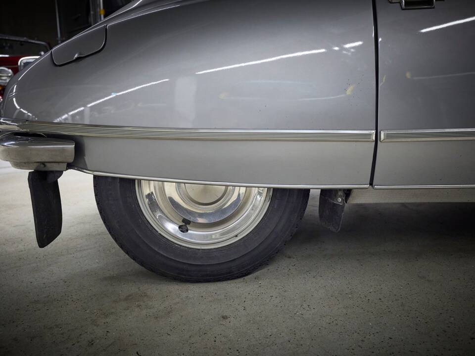Image 55/92 of Citroën DS 23 Pallas (1975)