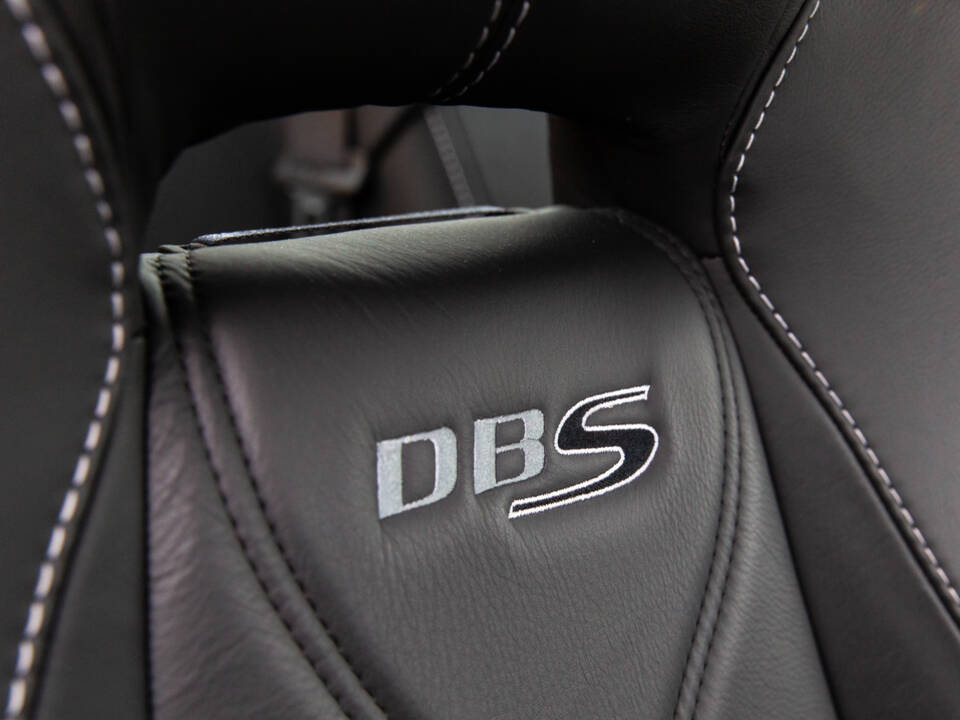 Immagine 43/98 di Aston Martin DBS (2010)