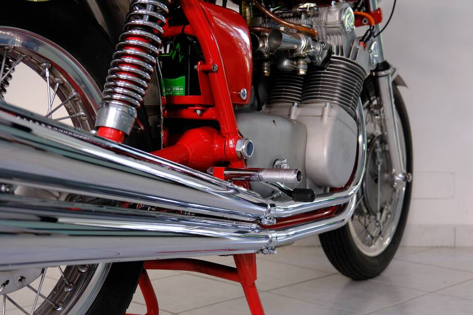 Image 95/99 of MV Agusta 750 Sport (1971)