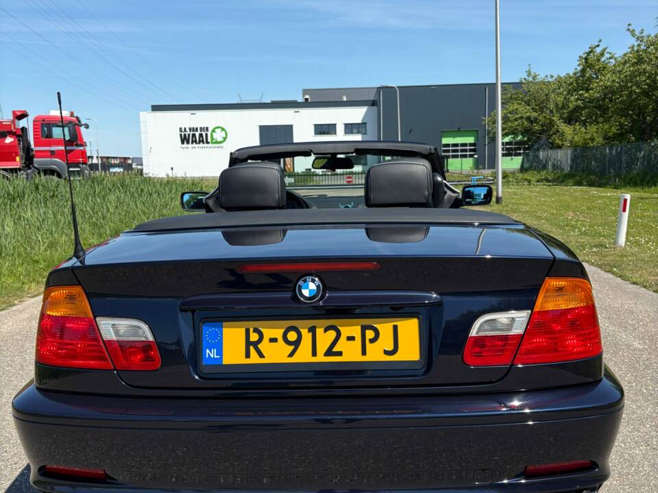 Image 5/8 of BMW 330Ci (2001)