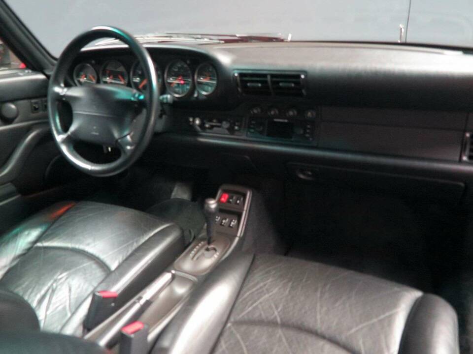 Immagine 21/43 di Porsche 911 Carrera (1997)