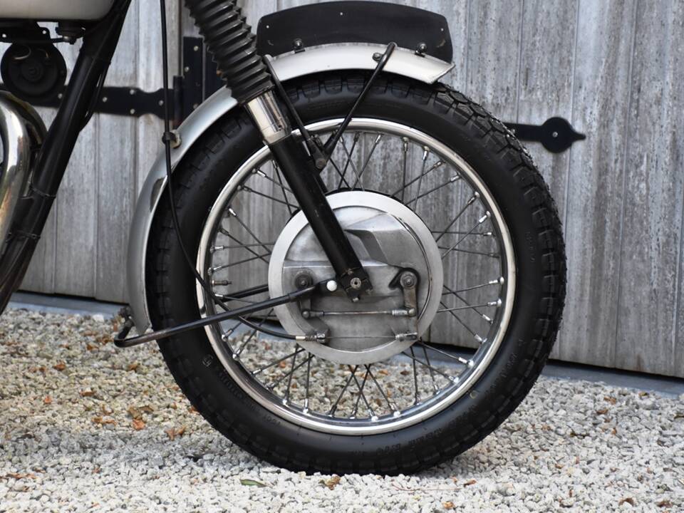Bild 25/38 von Triumph DUMMY (1968)