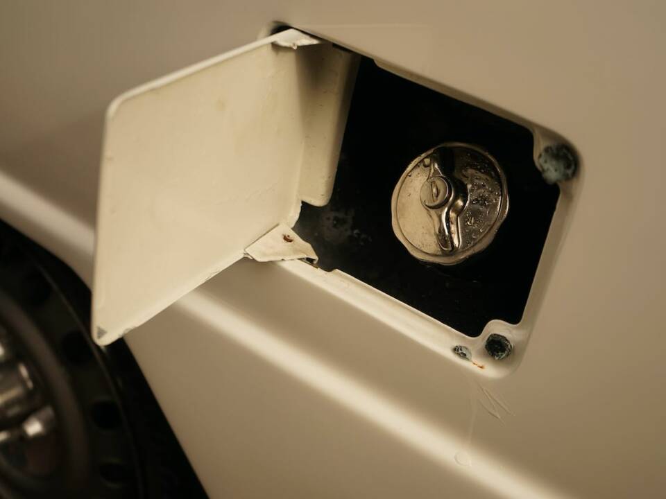 Image 43/100 of Alfa Romeo Giulia Nuova Super 1300 (1977)