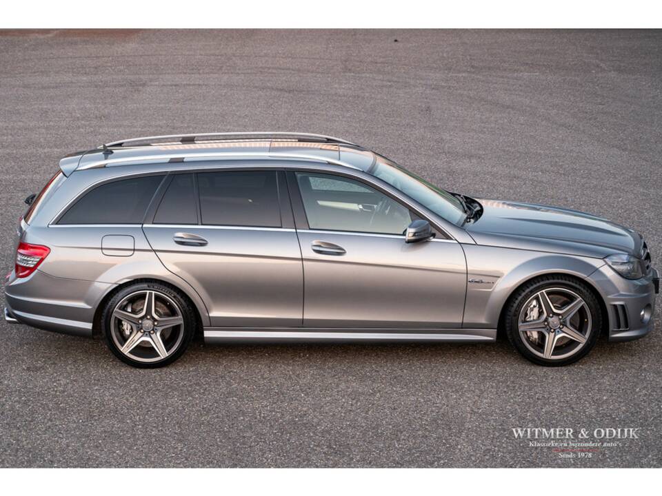 Imagen 9/40 de Mercedes-Benz C 63 AMG T (2009)