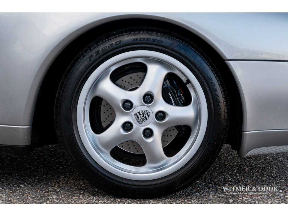Image 21/26 of Porsche 911 Carrera (1997)
