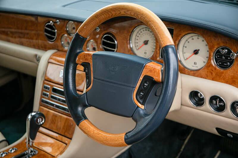 Image 22/50 of Bentley Arnage R (2006)