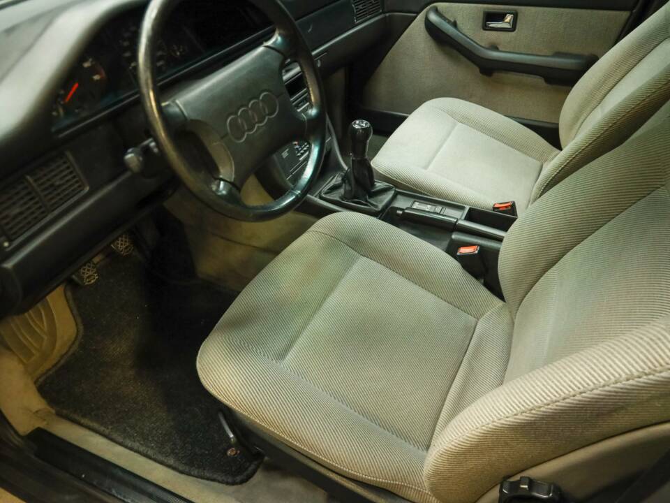 Image 37/50 de Audi 100 - 2.3E quattro (1990)