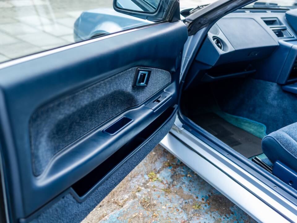 Image 22/49 of Toyota MR2 (1989)