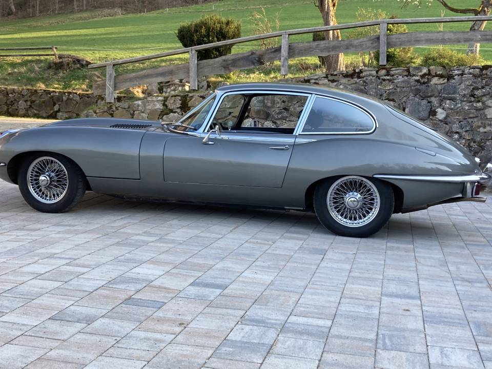 Bild 18/28 von Jaguar E-Type (2+2) (1968)